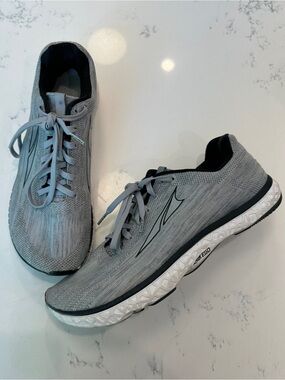 ALTRA Escalante 1.5 Silver Running Tennis Shoes women’s size 10.5